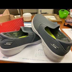 Skechers go walk 4
